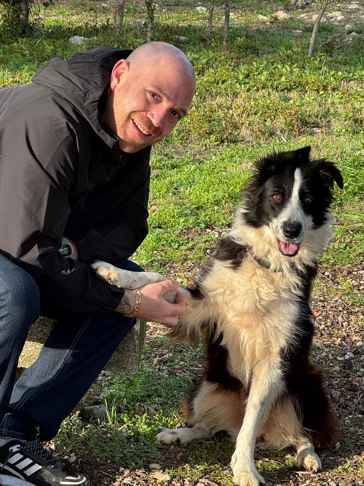 Gael Masgrau, éducateur et comportementaliste canin, avec son chien Gael Masgrau, éducateur et comportementaliste canin, avec son chien